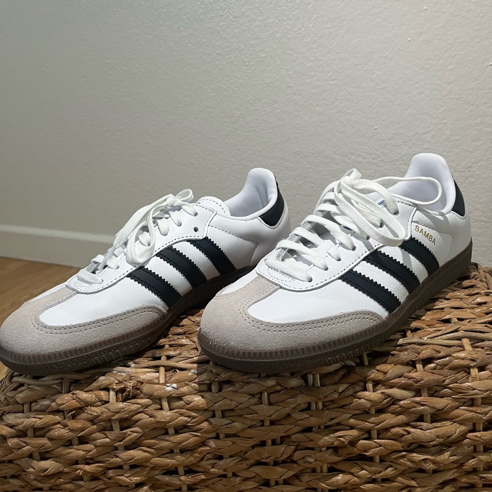 Adidas Samba - Worn Only Once - Perfect Condition - Size US 4 (EU 36)
